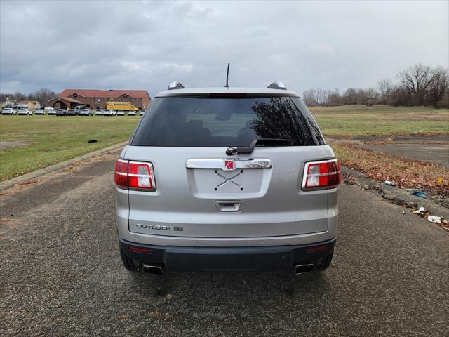 used 2008 Saturn Outlook car, priced at $3,500