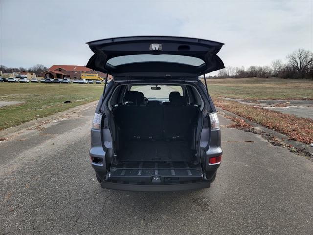 used 2010 Mitsubishi Outlander car, priced at $5,000