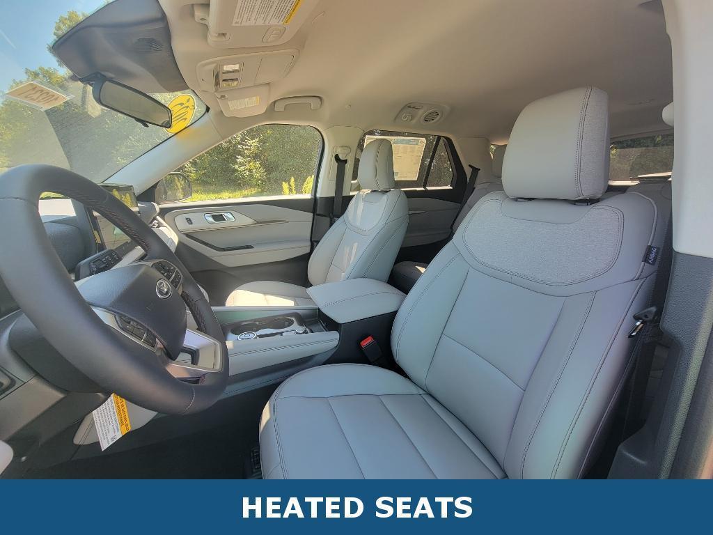 new 2025 Ford Explorer car