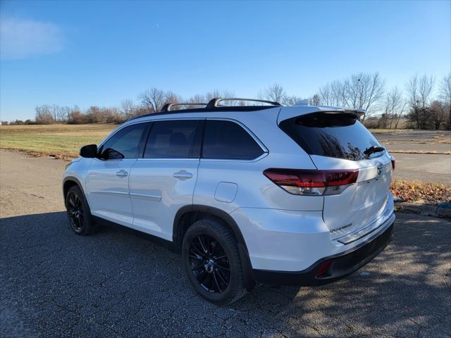 used 2019 Toyota Highlander car, priced at $25,377