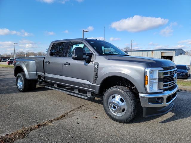 new 2025 Ford F-350 car, priced at $72,657