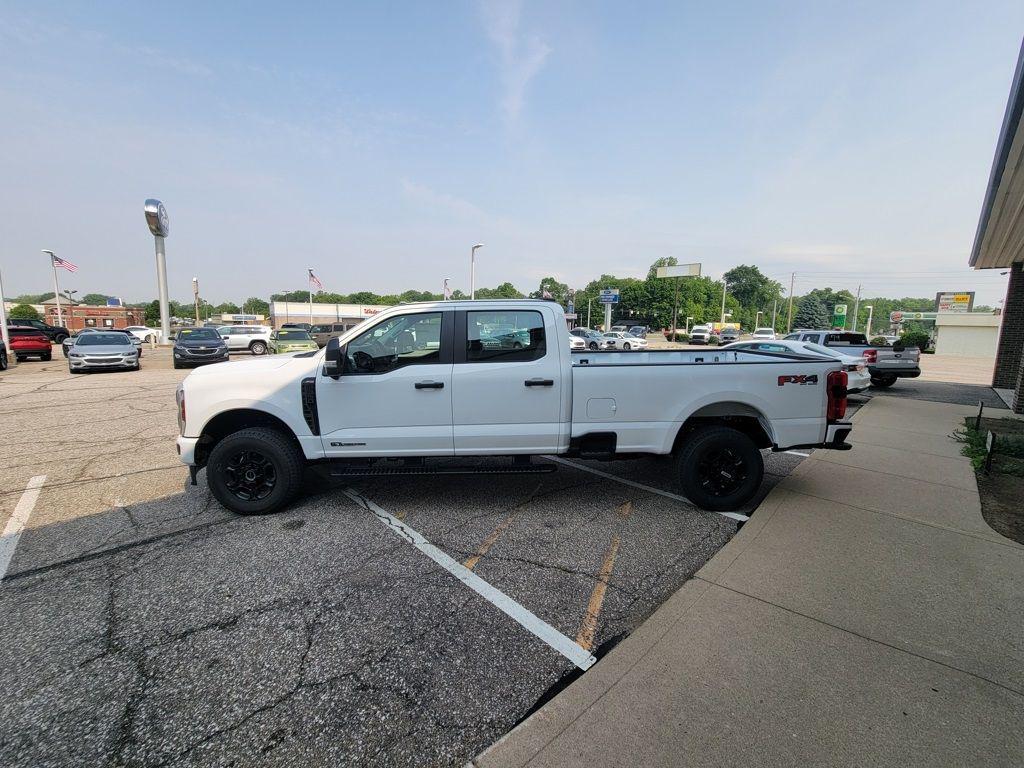 new 2025 Ford F-350 car, priced at $65,670