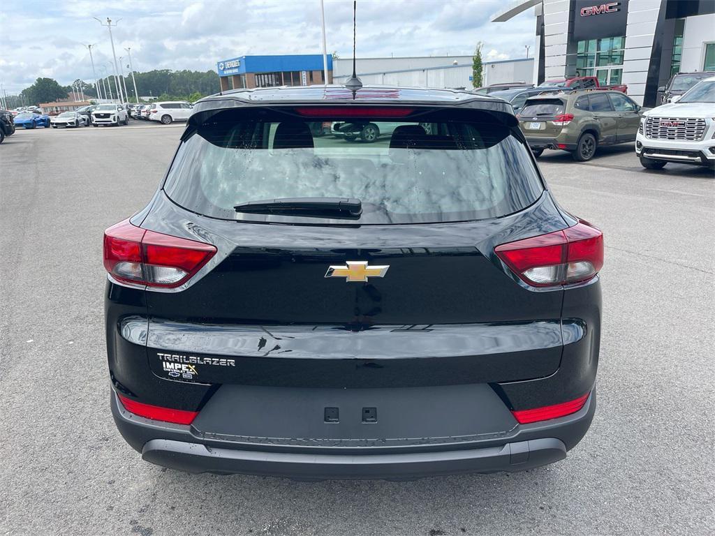 new 2026 Chevrolet TrailBlazer car, priced at $25,585