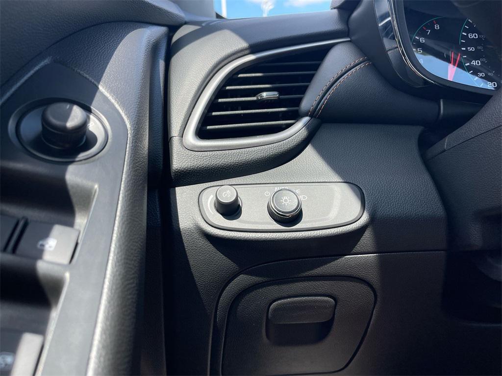 used 2022 Chevrolet Trax car, priced at $18,004