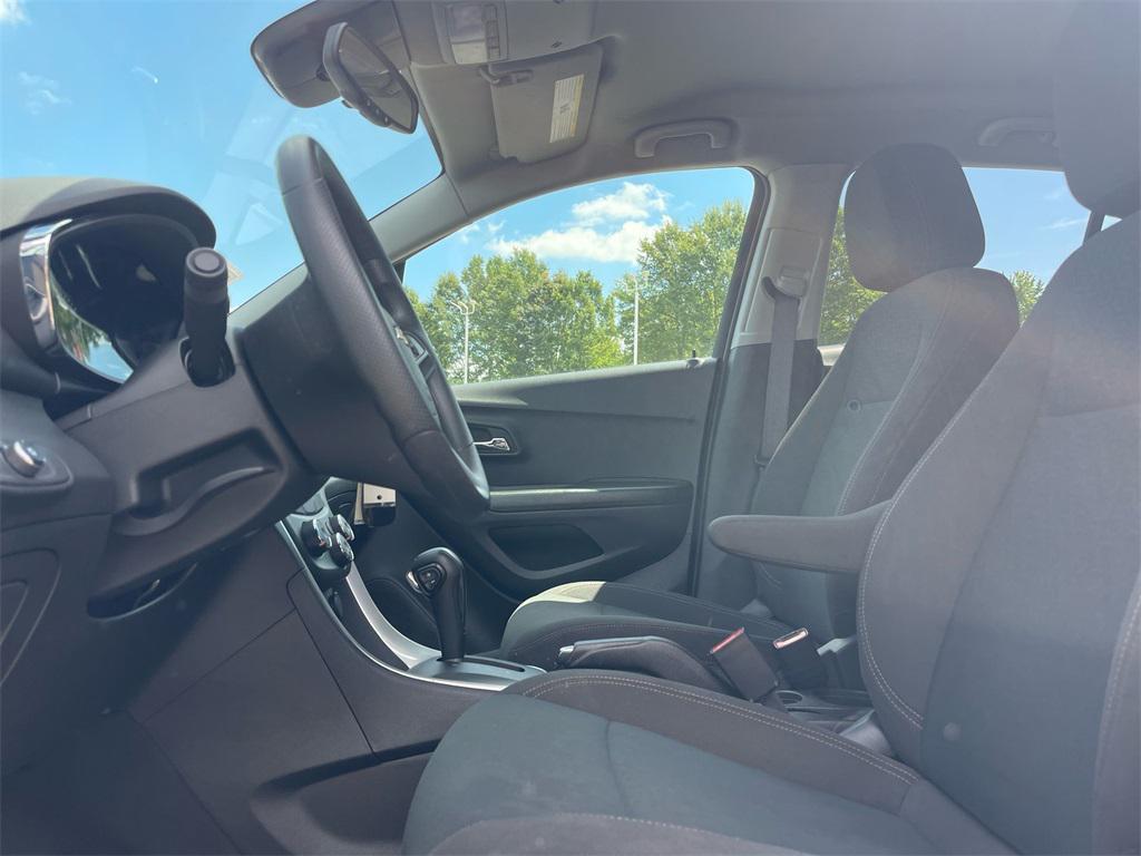 used 2022 Chevrolet Trax car, priced at $18,004