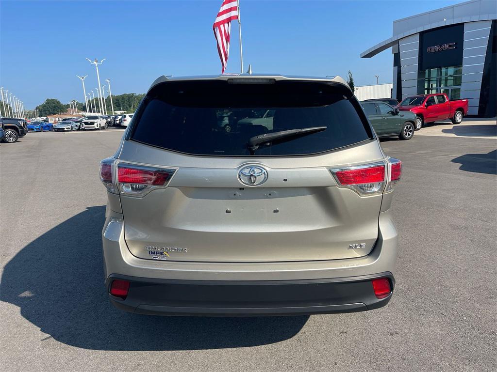 used 2015 Toyota Highlander car, priced at $12,708