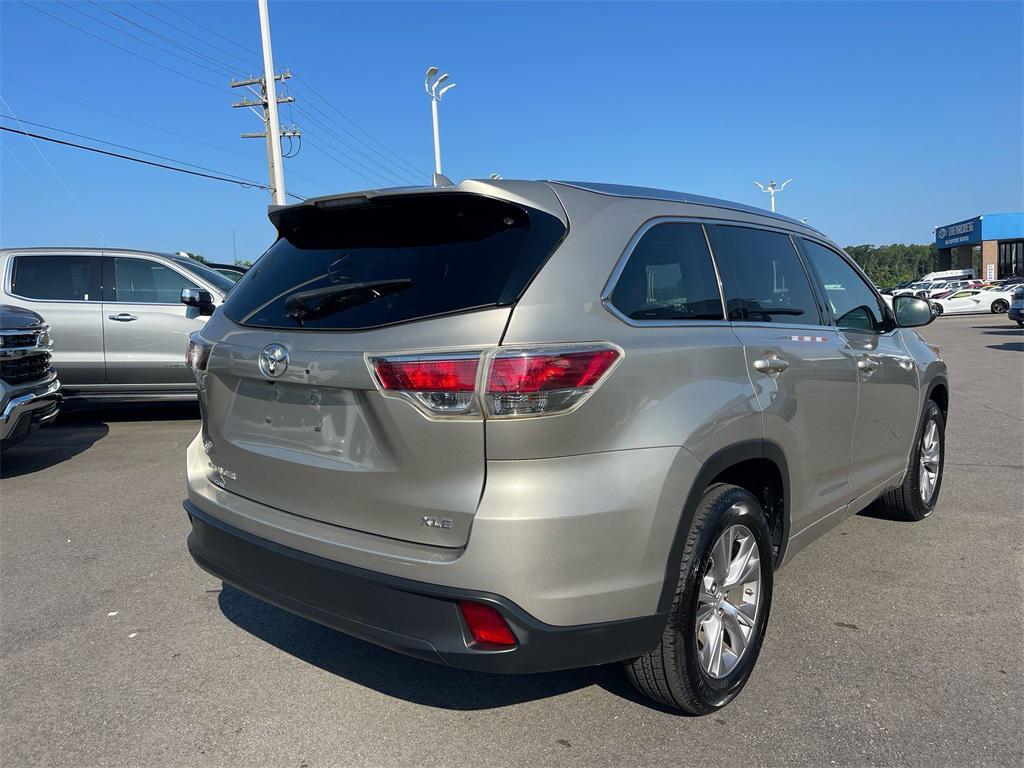 used 2015 Toyota Highlander car, priced at $12,708