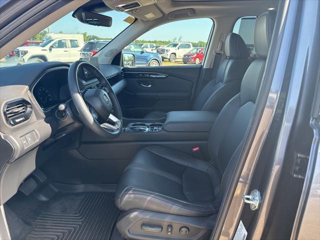 used 2025 Honda Pilot car, priced at $42,980