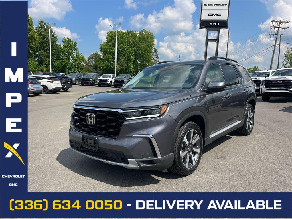 used 2025 Honda Pilot car, priced at $43,586
