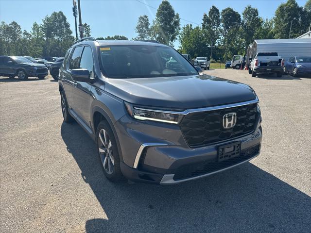 used 2025 Honda Pilot car, priced at $42,980