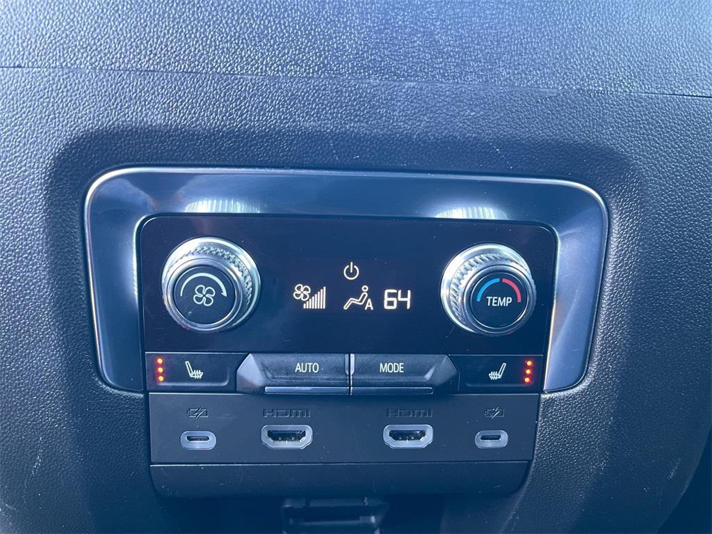 used 2023 GMC Yukon XL car