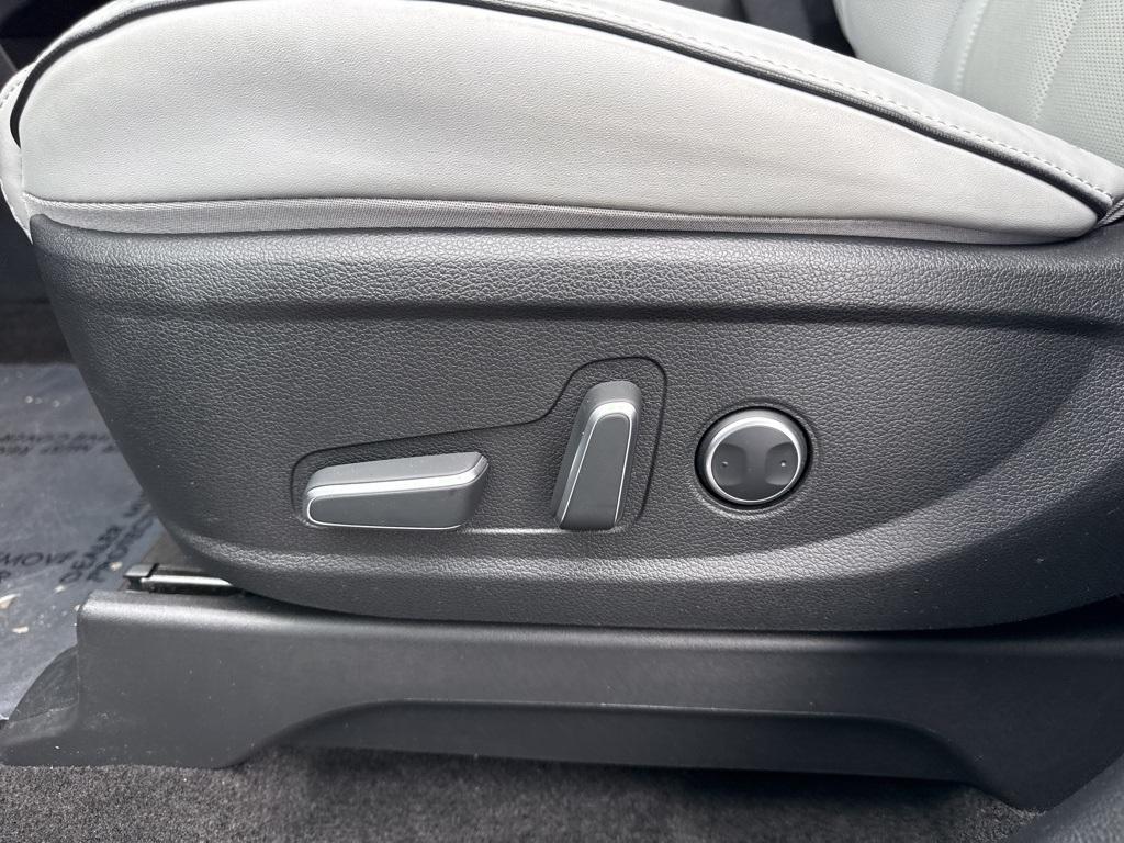 used 2025 Hyundai Palisade car, priced at $34,890