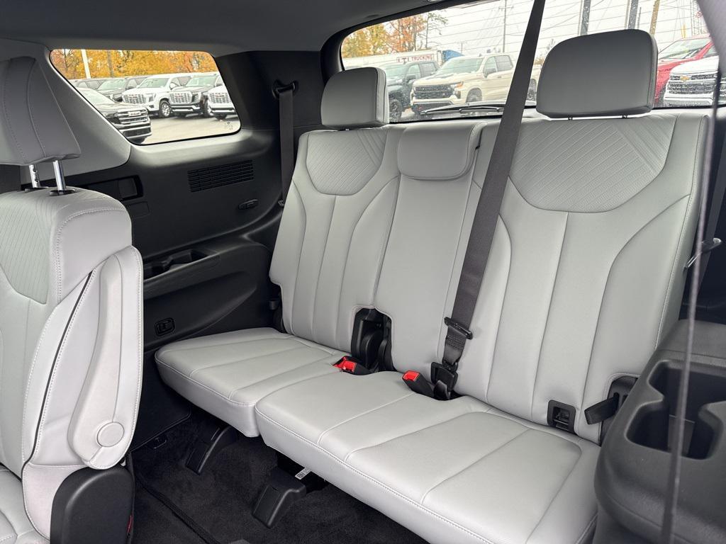 used 2025 Hyundai Palisade car, priced at $34,890