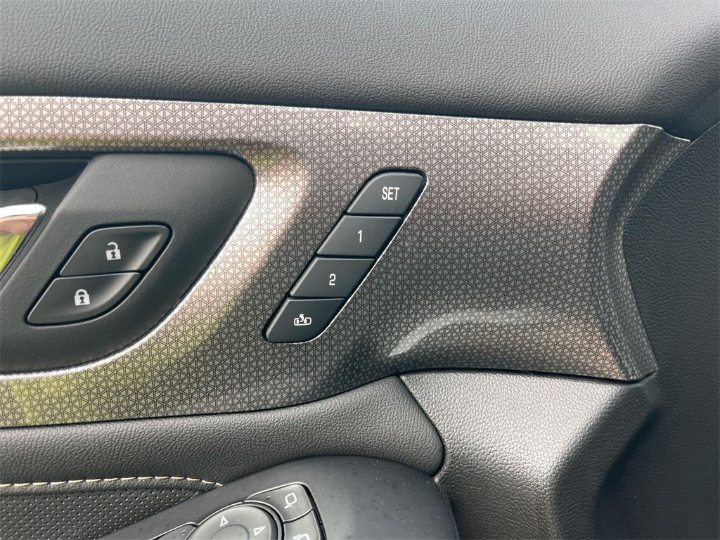 used 2023 Chevrolet Traverse car, priced at $41,978