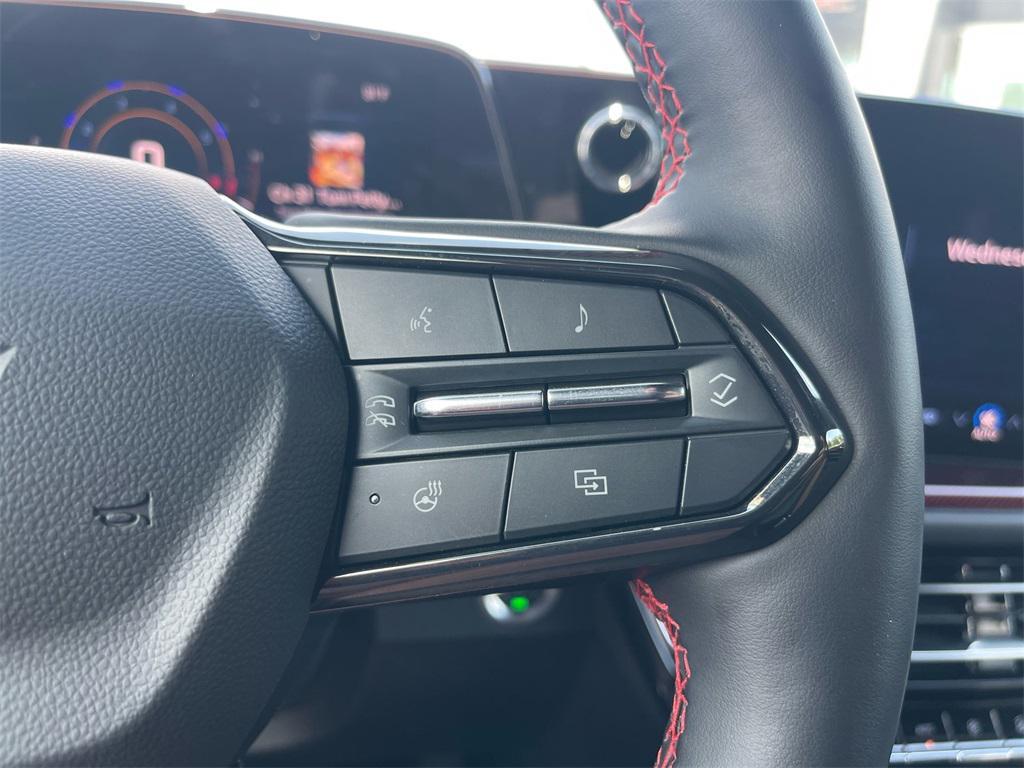 used 2024 Chevrolet Traverse car, priced at $52,560