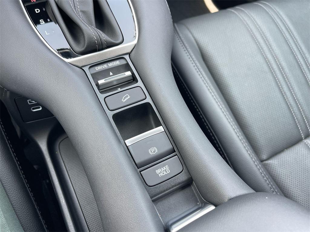 used 2025 Honda HR-V car, priced at $28,950