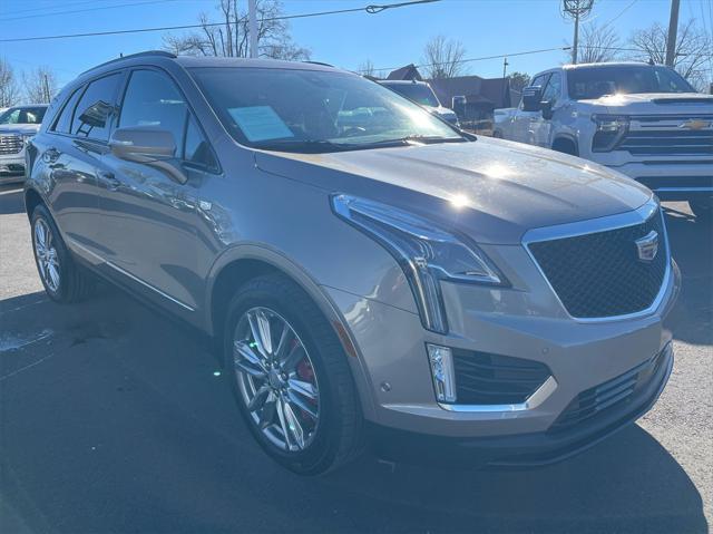 used 2023 Cadillac XT5 car, priced at $38,875