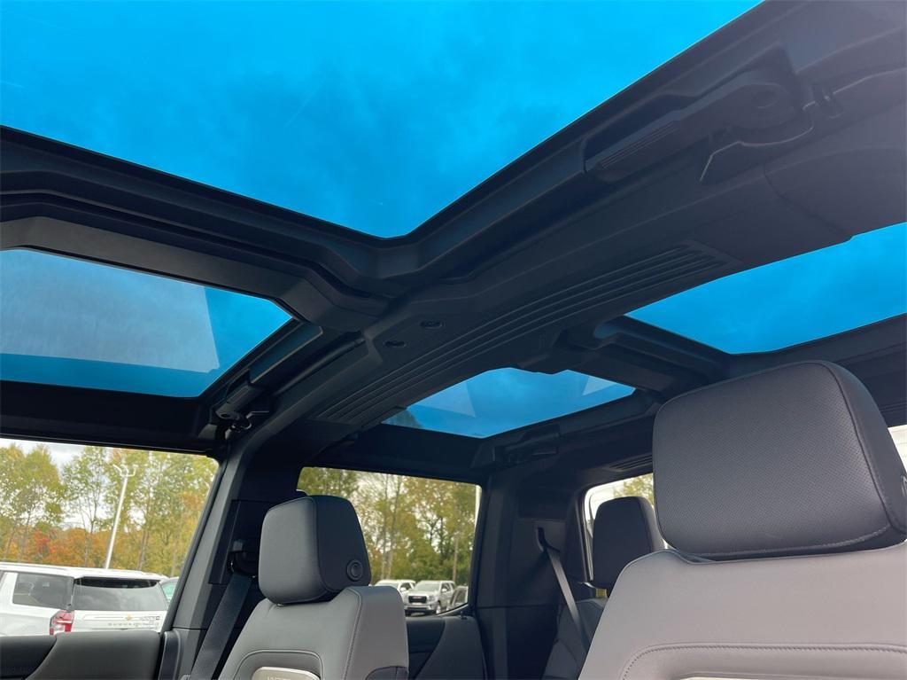 new 2025 GMC HUMMER EV Pickup car, priced at $101,995