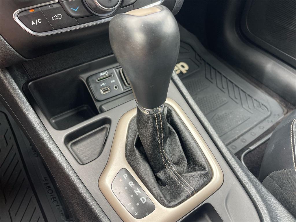 used 2016 Jeep Cherokee car, priced at $10,940