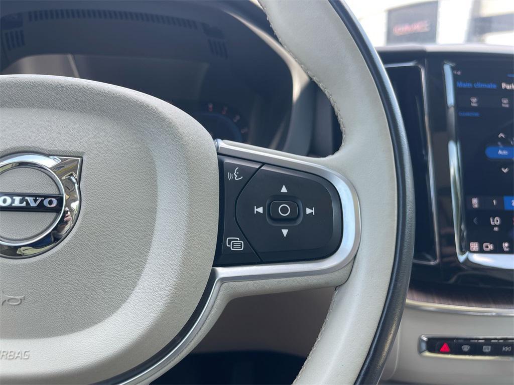 used 2022 Volvo XC60 car, priced at $29,880
