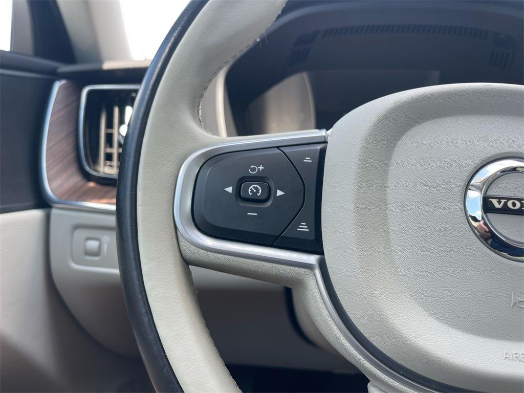 used 2022 Volvo XC60 car, priced at $29,880