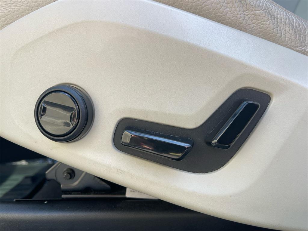 used 2022 Volvo XC60 car, priced at $29,880
