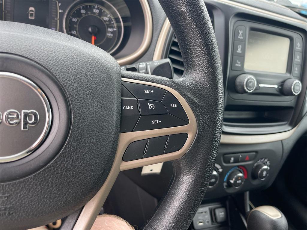used 2018 Jeep Cherokee car, priced at $9,990