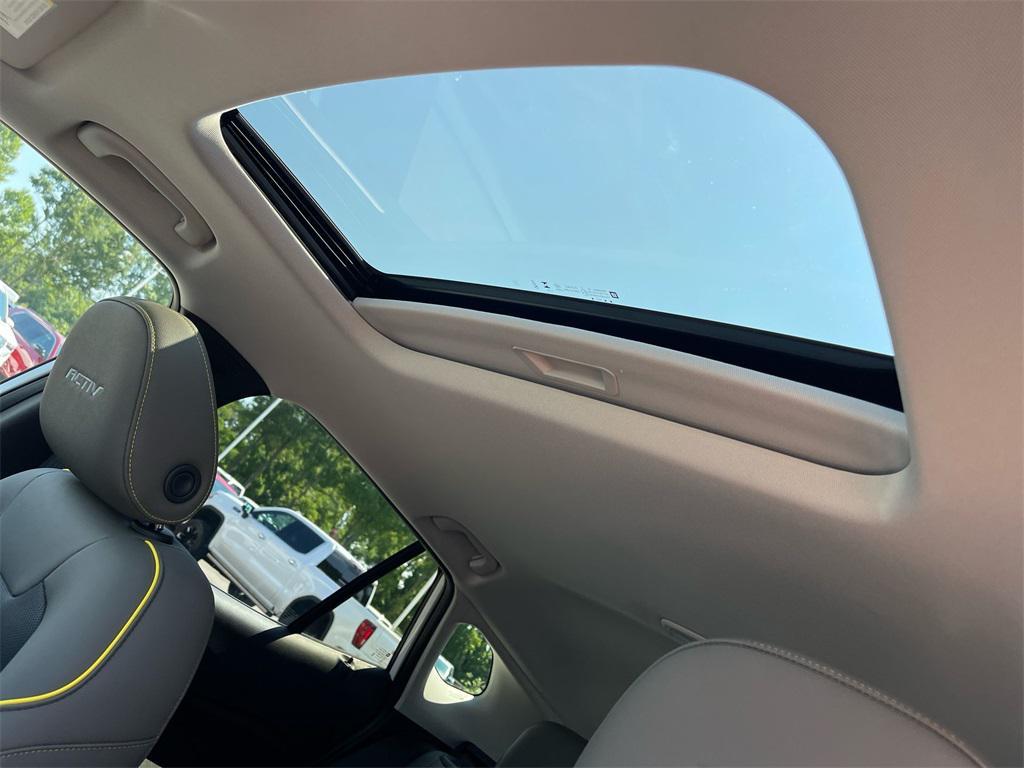 new 2025 Chevrolet Trax car, priced at $26,790