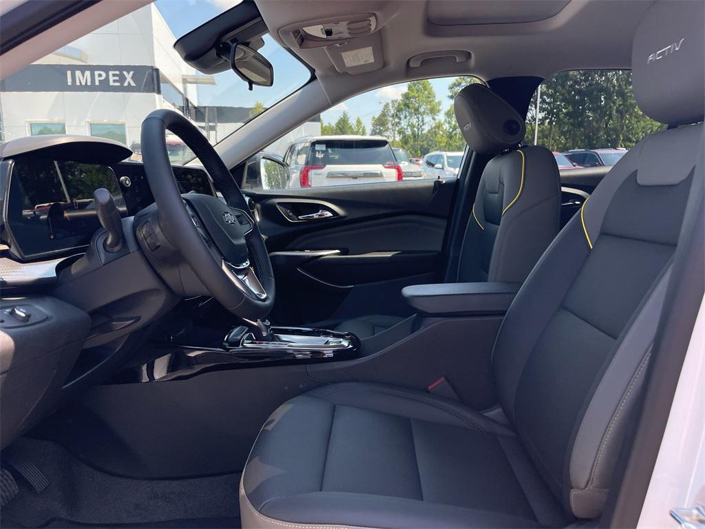 new 2025 Chevrolet Trax car, priced at $26,790