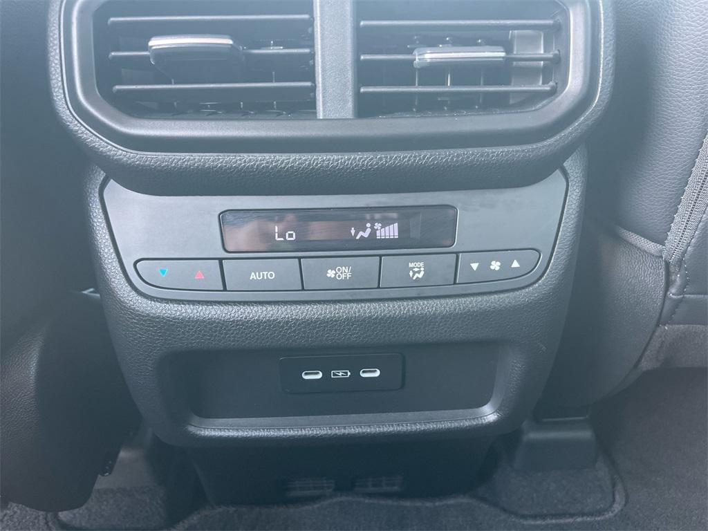 used 2024 Honda Pilot car, priced at $38,980