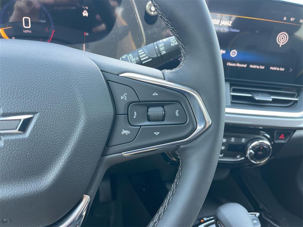 new 2025 Chevrolet Trax car, priced at $26,790