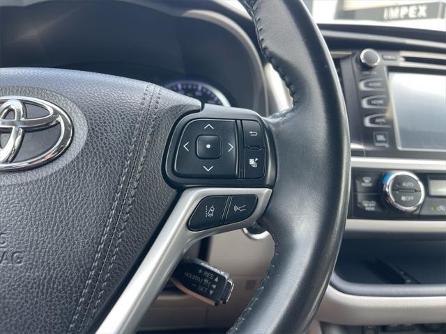 used 2018 Toyota Highlander car, priced at $25,925