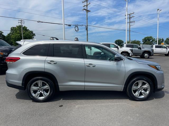 used 2018 Toyota Highlander car, priced at $25,925