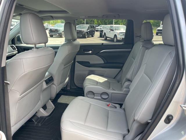 used 2018 Toyota Highlander car, priced at $25,925