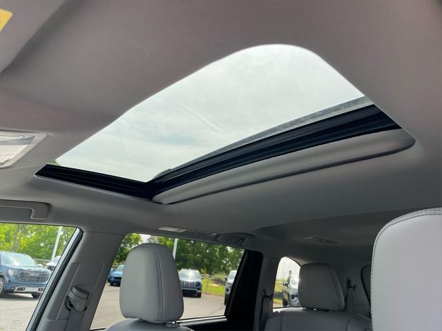 used 2018 Toyota Highlander car, priced at $25,925