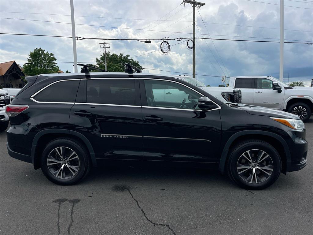 used 2016 Toyota Highlander car, priced at $20,950