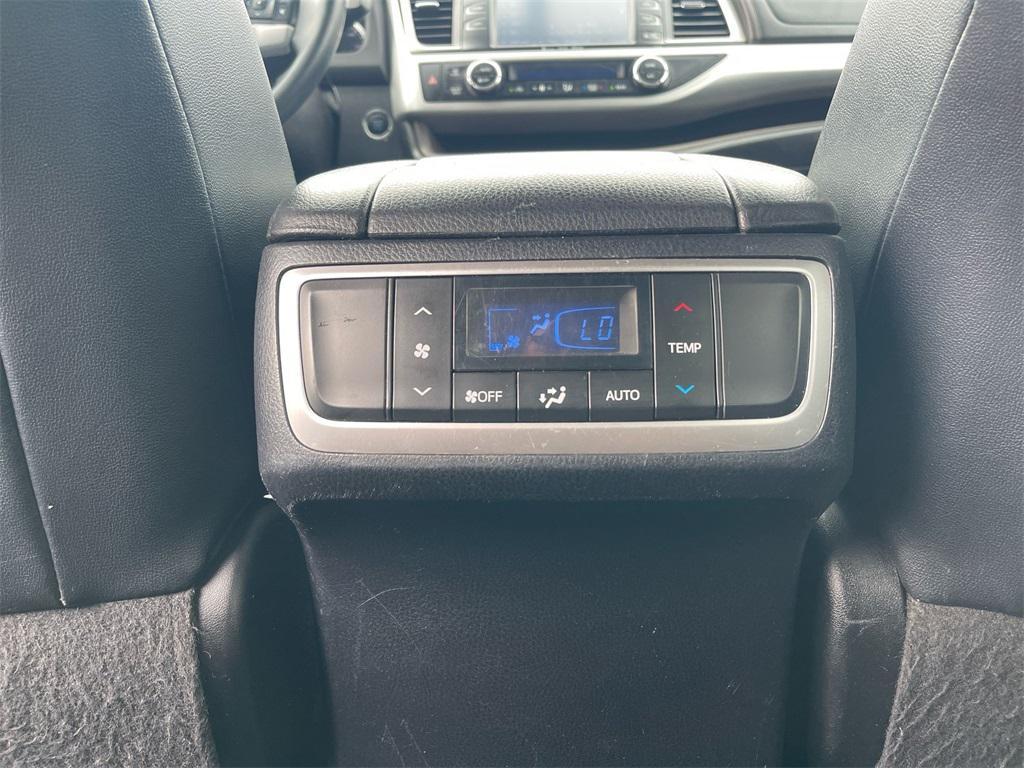 used 2016 Toyota Highlander car, priced at $20,950
