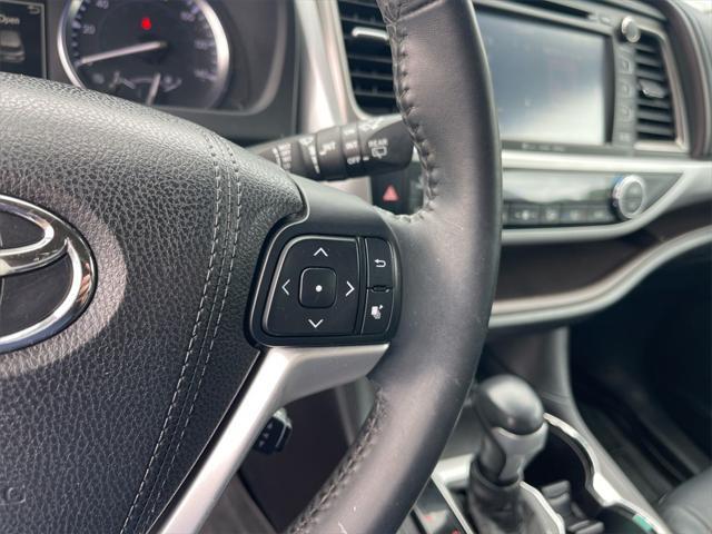 used 2016 Toyota Highlander car, priced at $20,950