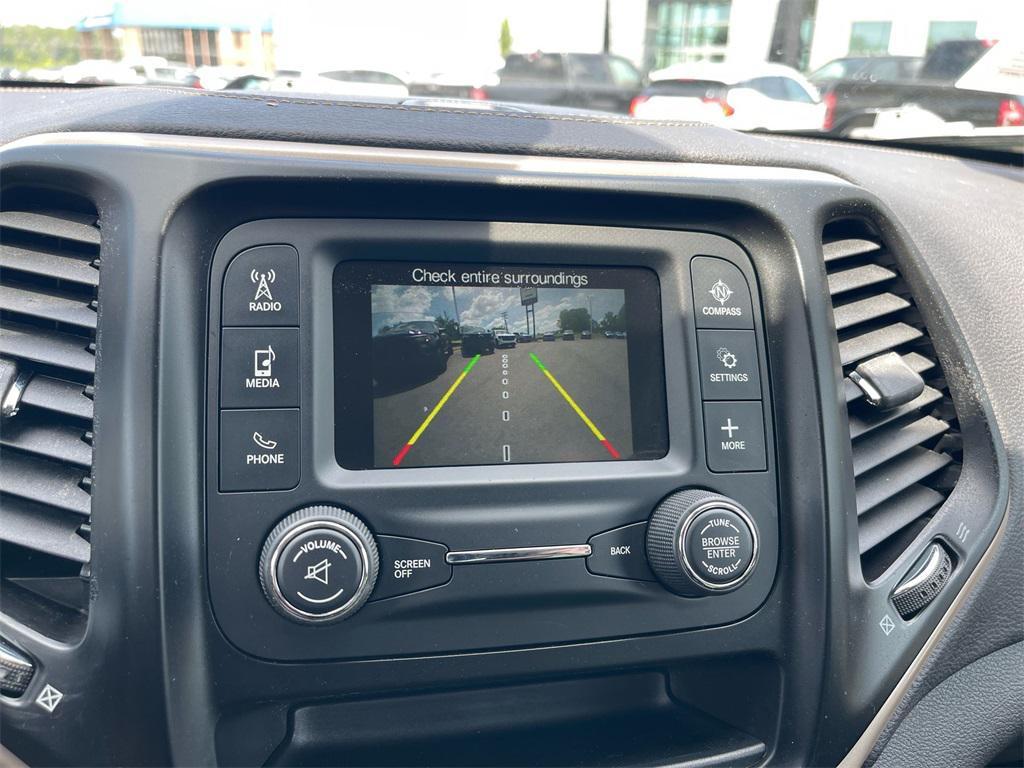 used 2018 Jeep Cherokee car, priced at $9,990