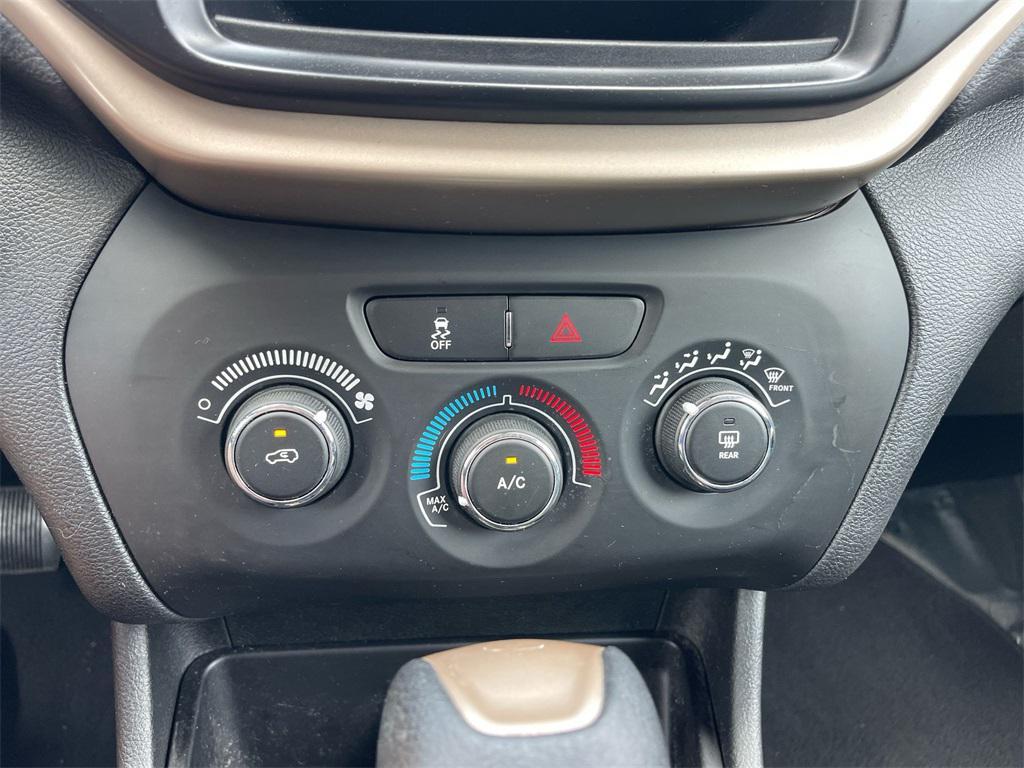 used 2018 Jeep Cherokee car, priced at $9,990