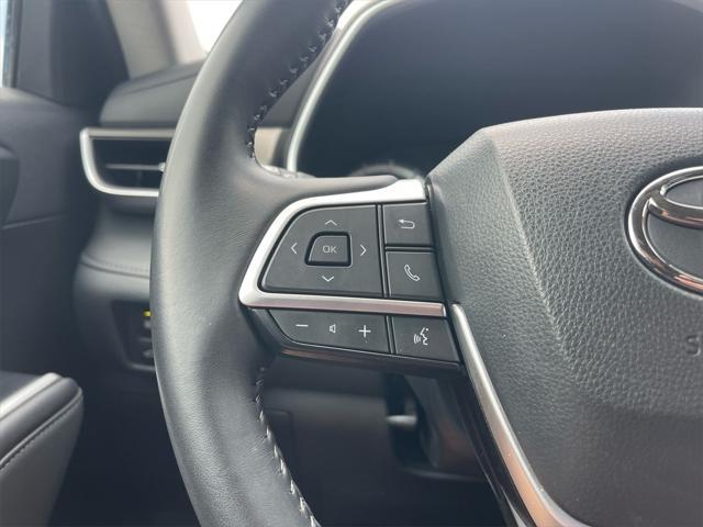 used 2022 Toyota Highlander car, priced at $35,250