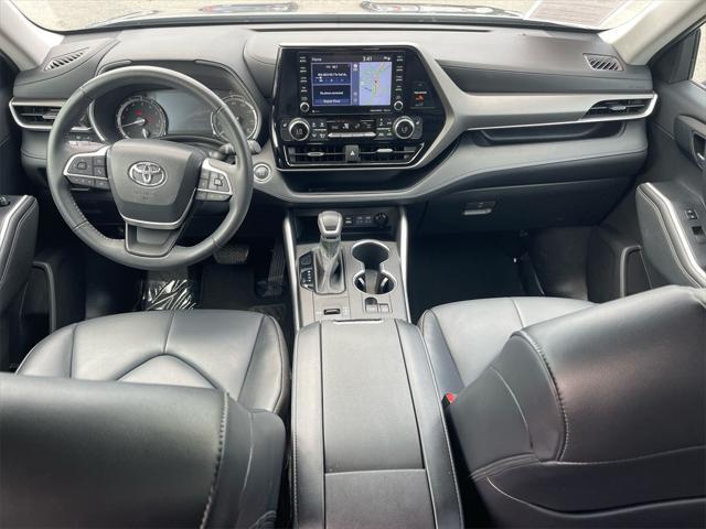 used 2022 Toyota Highlander car, priced at $35,250