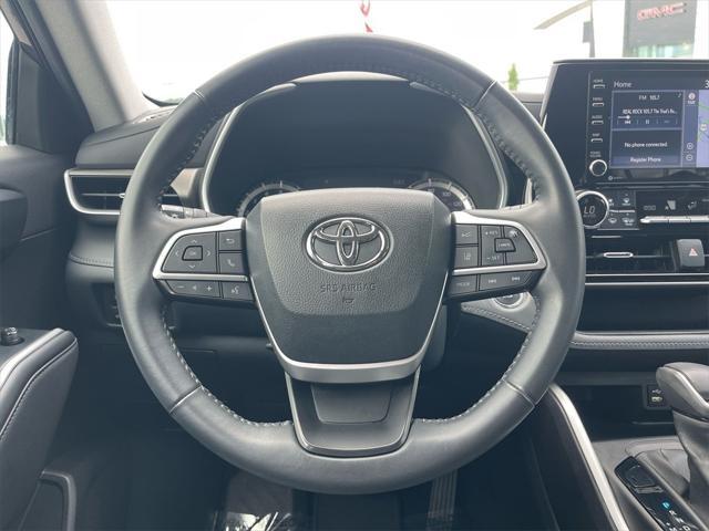 used 2022 Toyota Highlander car, priced at $35,250
