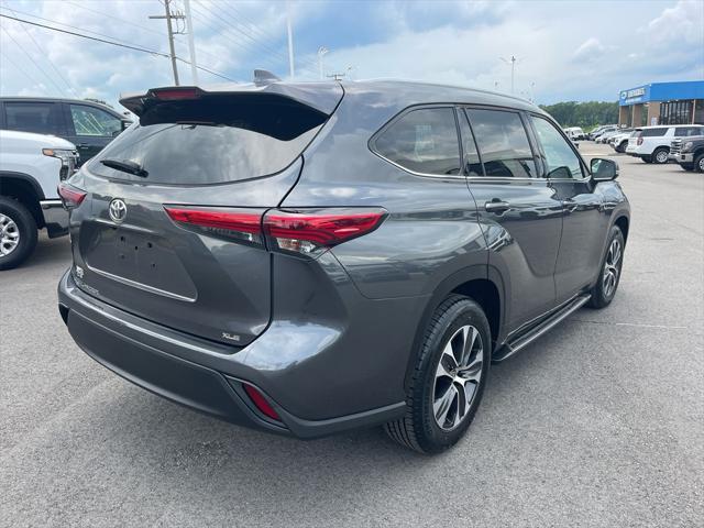 used 2022 Toyota Highlander car, priced at $35,250