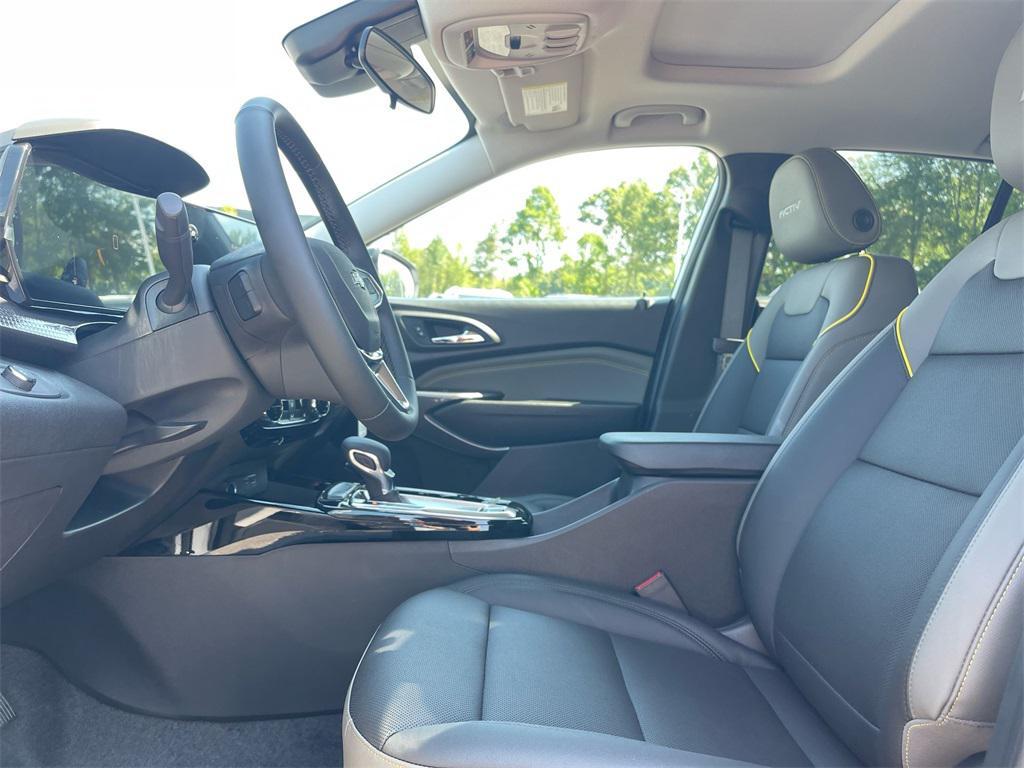 new 2025 Chevrolet Trax car, priced at $26,790