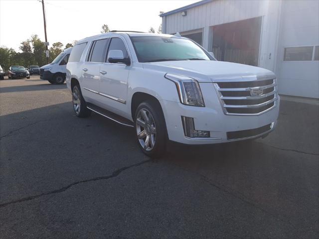 used 2020 Cadillac Escalade ESV car, priced at $43,900