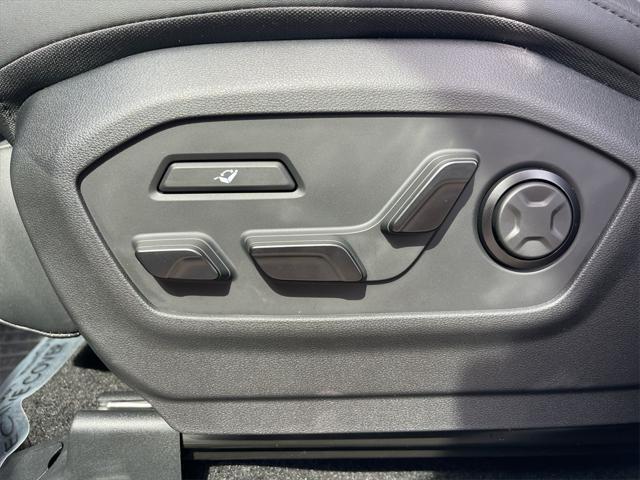 used 2025 Hyundai Santa Fe car, priced at $44,950