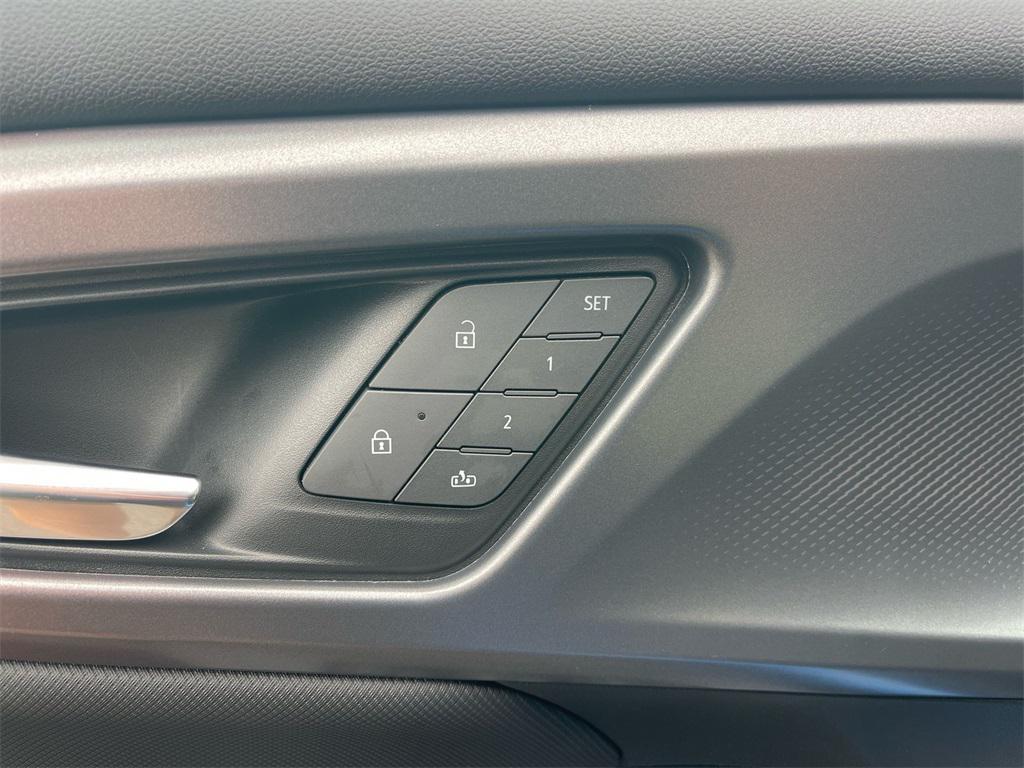 new 2025 Chevrolet Equinox EV car, priced at $43,995