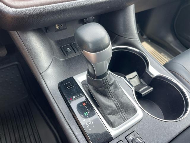 used 2016 Toyota Highlander car, priced at $21,660