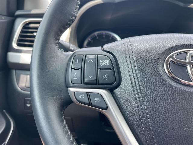 used 2016 Toyota Highlander car, priced at $21,660